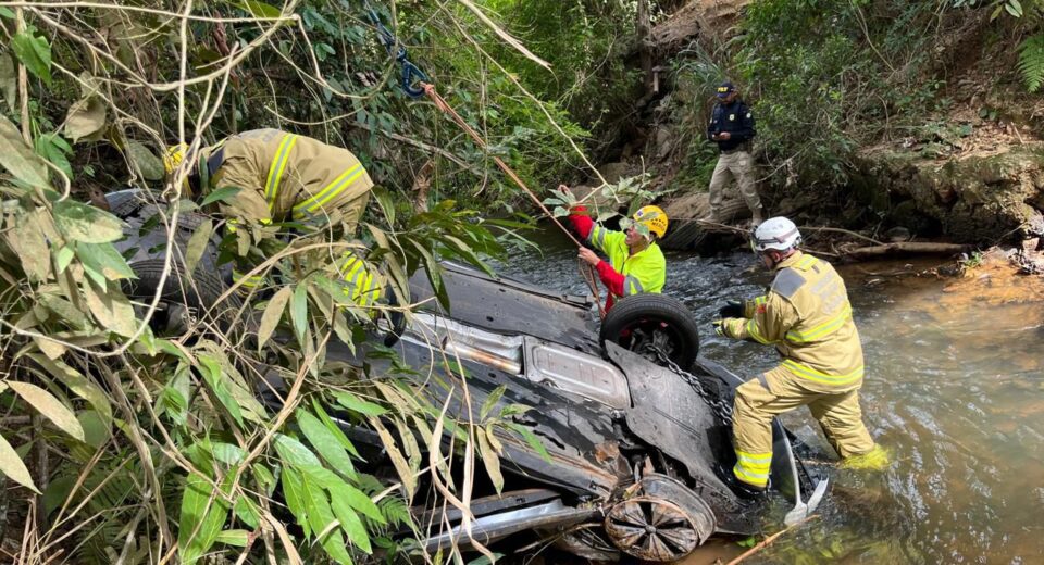 O acidente mais grave do feriado aconteceu na BR-050, em Campo Alegre de Goiás, no qual quatro pessoas da mesma família morreram | CRÉDITO: Divulgação