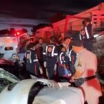 Ribeirão transborda e alaga Nova Crixás após chuva forte; vídeos impressionam