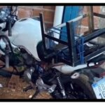 Carro batido no meio do trevo vira de alerta e provoca debate na BR-153