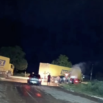 Casal morre após colisão entre carro e carreta na BR-020, em Formosa (GO)