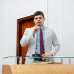 Caiado vai aos EUA a convite do governo e coloca Goiás no centro do mapa das terras raras