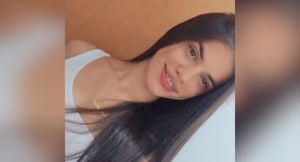 Jovem é morta por companheiro na frenta da filha, em Goiás — Foto: Reprodução/ Facebook Sandyleia