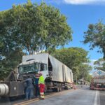 Acidente com quatro veículos deixa um morto, seis feridos e carne espalhada na BR-010