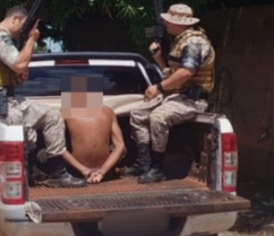 Suspeito foi localizado escondido em residência em Araguaçu - Foto: Divulgação PCTO