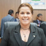 Mulher é levada por enxurrada no córrego da Marginal Botafogo, em Goiânia