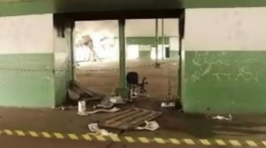 PM e perícia isolam o local no Centro de Goiânia.