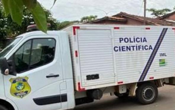 Corpo de mulher em estado avançado de decomposição é encontrado dentro de casa em Uruaçu