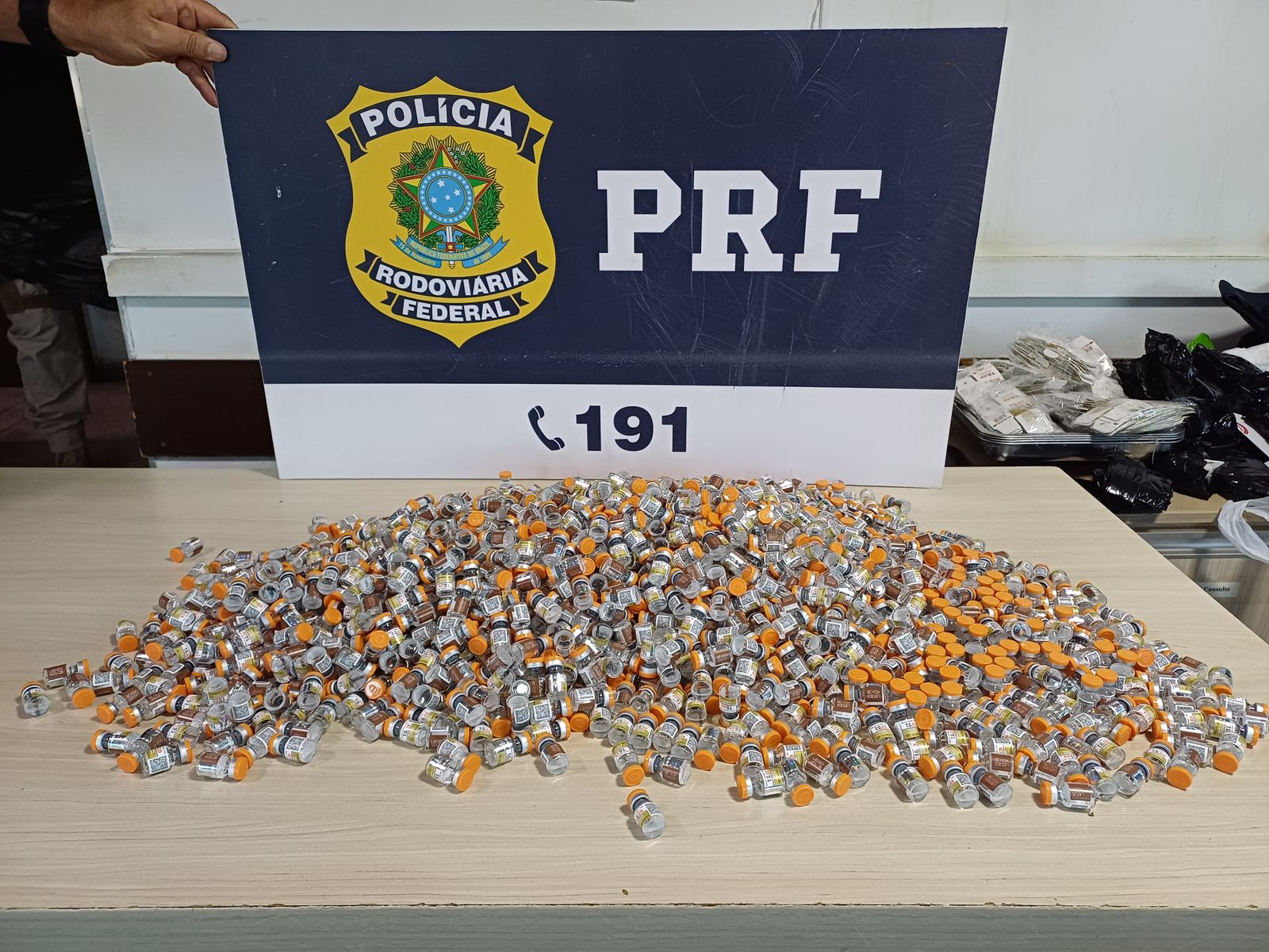 PRF realiza maior apreensão de medicamentos para emagrecimento em Goiás