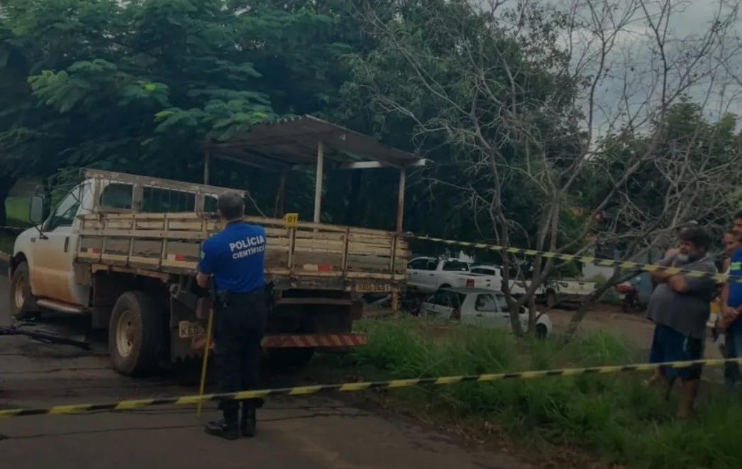 Polícia Científica realiza perícia em acidente com morte envolvendo ciclista em Minaçu