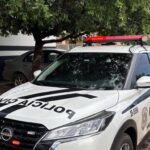 Mãe é presa suspeita de manter filho acorrentado e vivendo em condições desumanas em Goiás