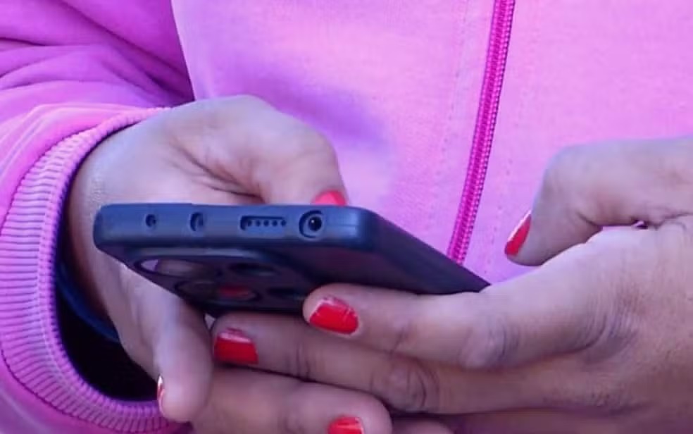 Adolescente teve nudes divulgados pela sogra. — Foto: Reprodução/TV Anhanguera