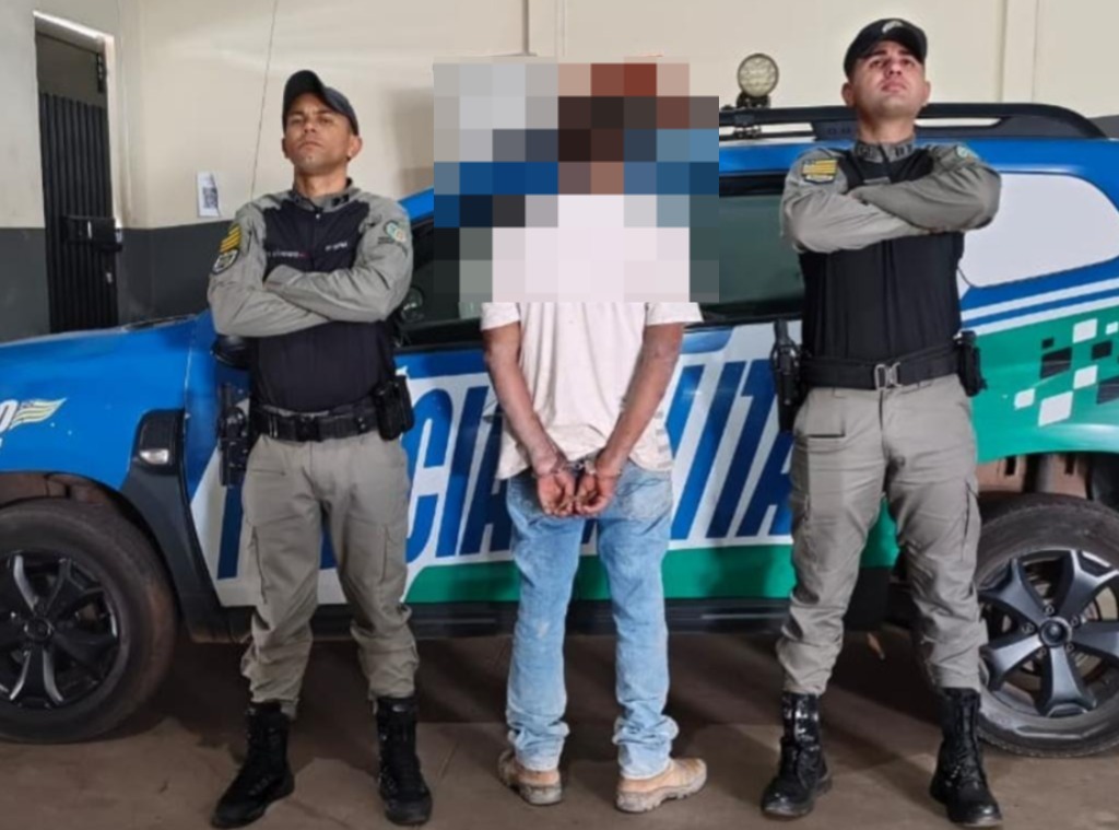 Um dos presos era procurado por tráfico de drogas; o outro tinha mandado em aberto por ameaça e vias de fato. Foto: Polícia Militar