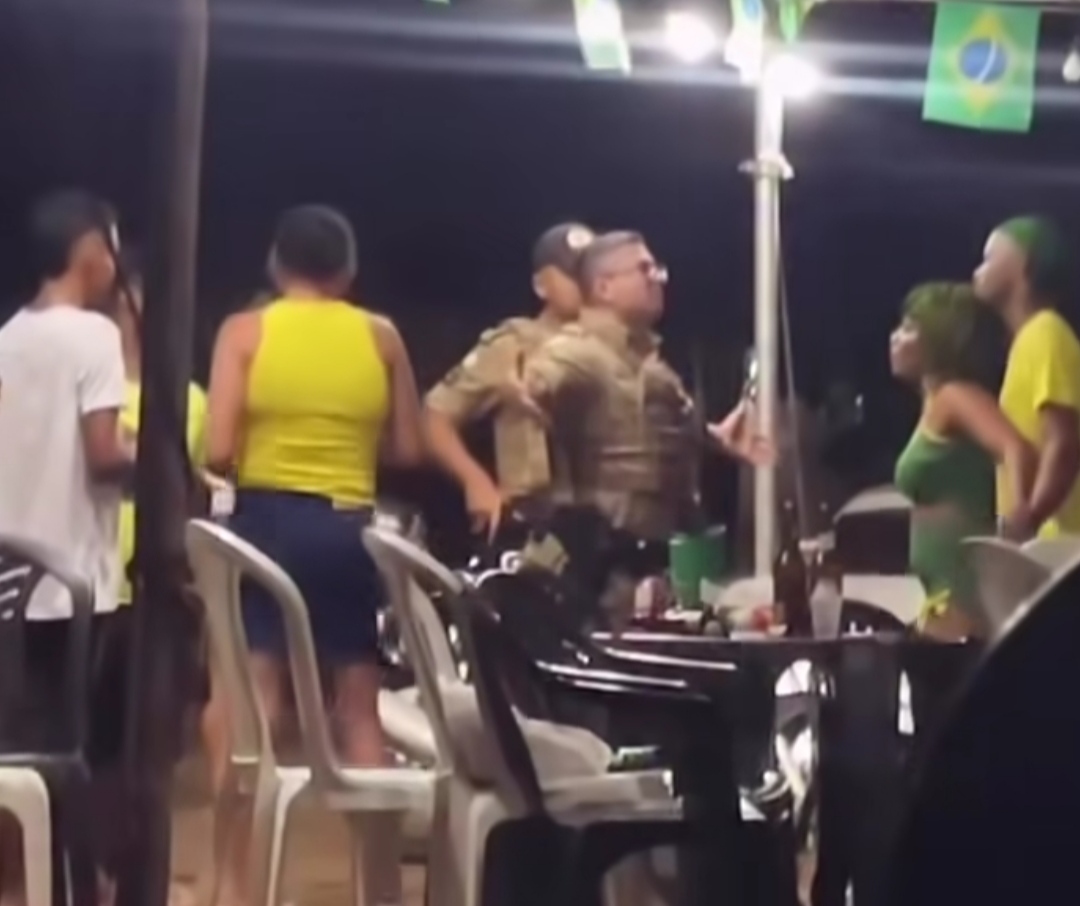 Policial militar foi agredido com lata de cerveja — Foto: Reprodução/Redes Sociais