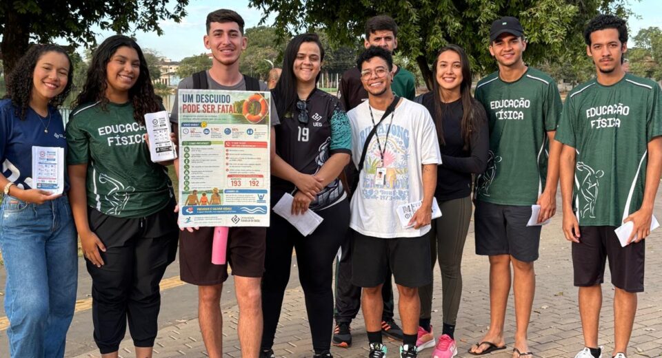 UEG realiza ação de conscientização sobre afogamentos na Orla da Lagoa e alerta para riscos durante feriados