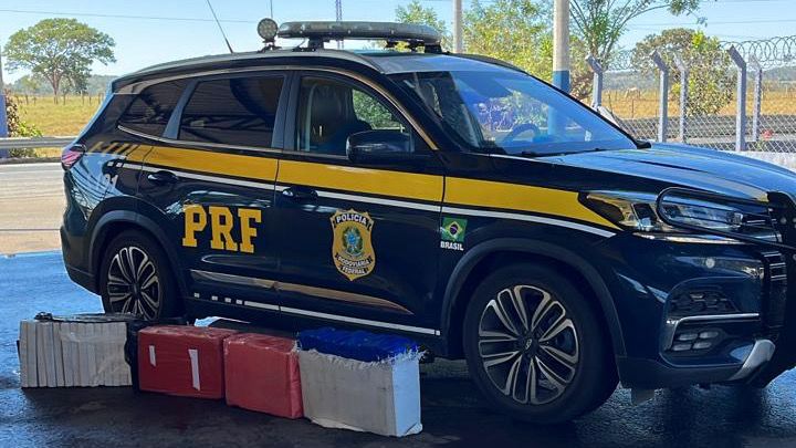 PRF apreende 100 kg de maconha na BR-153