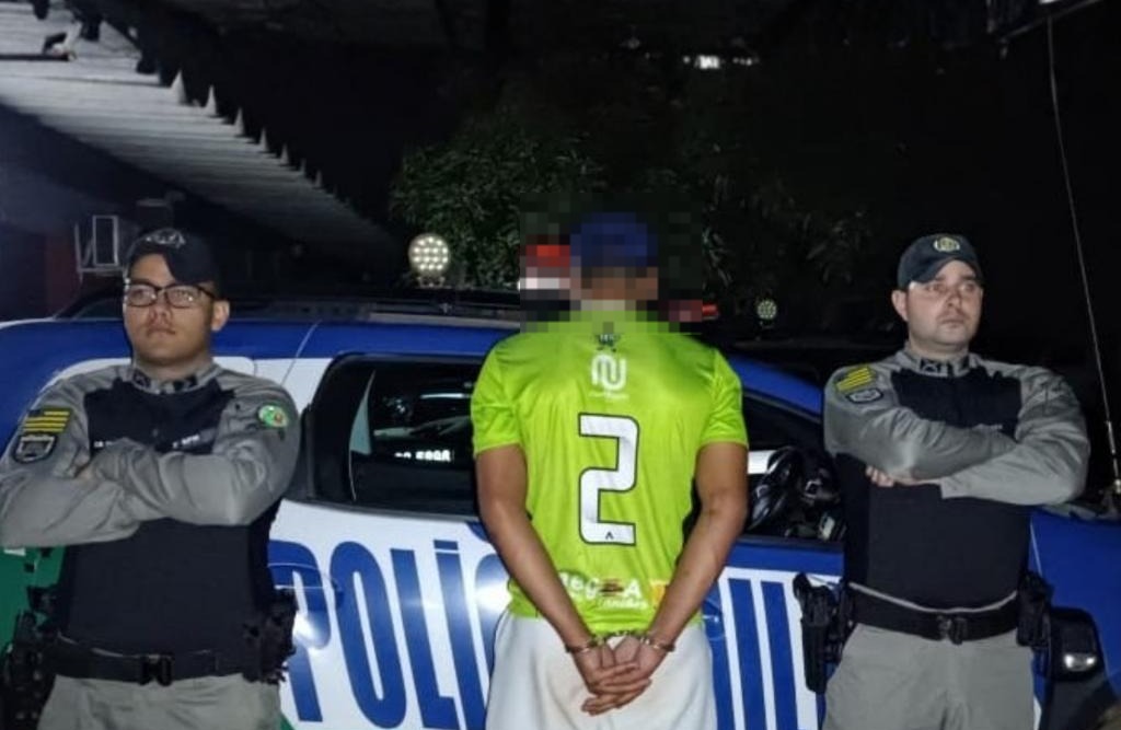 Homem é preso após invadir e causar danos a residência em Porangatu