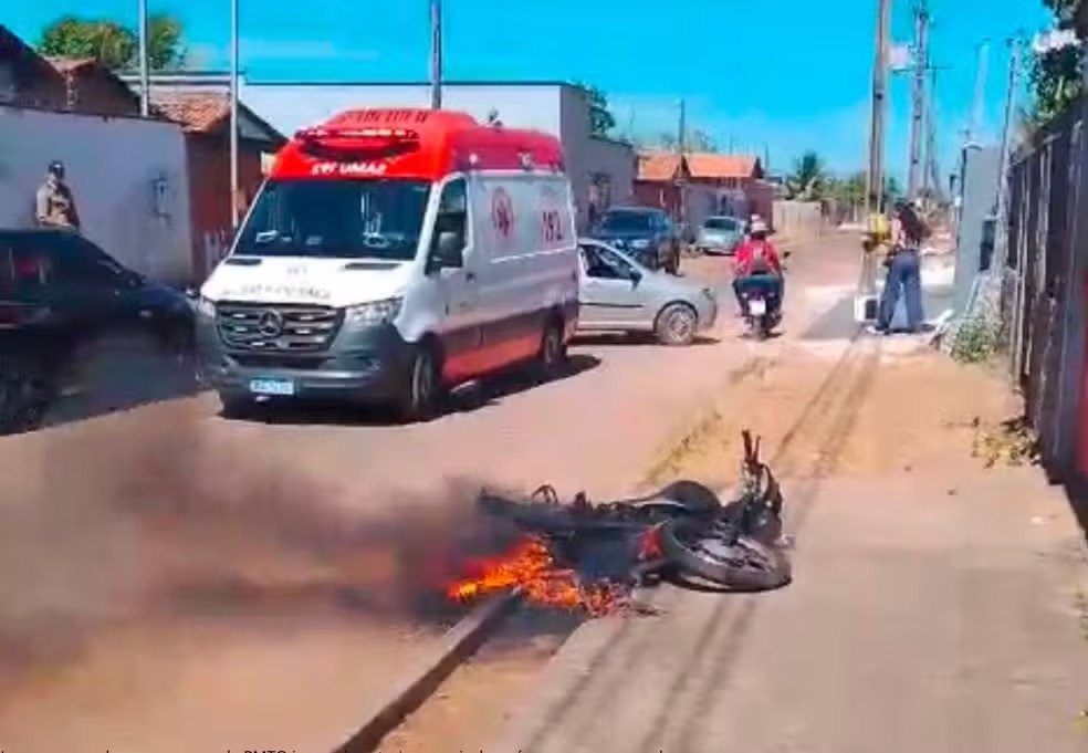 Suspeito esfaqueou irmão e ateou fogo na moto dele — Foto: Reprodução/Instagram Onlines de Paraíso
