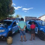 Mulher é suspeita de tráfico de drogas e PM apreende entorpecentes durante operação