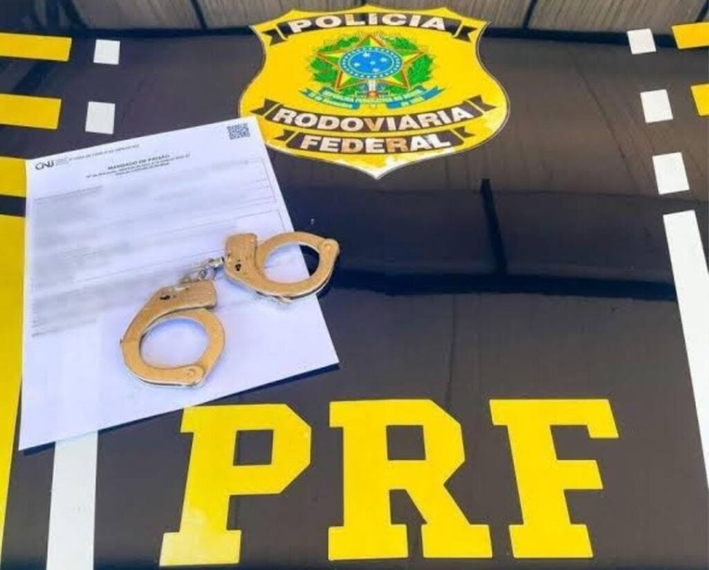 PRF cumpre dois mandados de prisão durante fiscalizações na BR-153, no sul do Tocantins