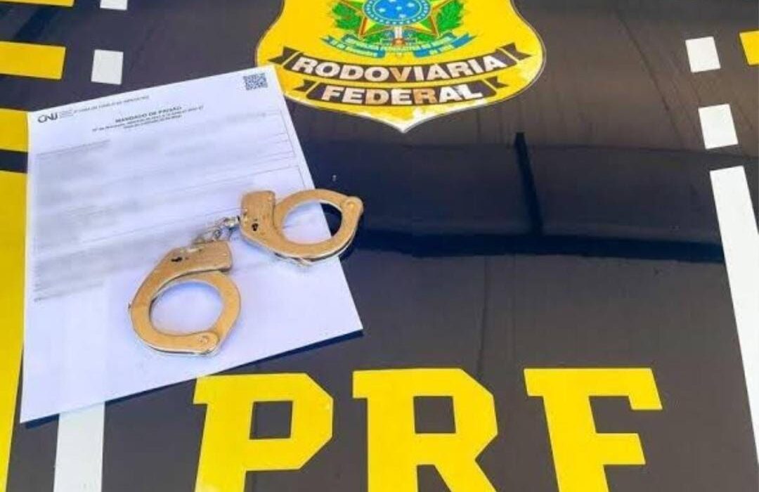 PRF cumpre dois mandados de prisão durante fiscalizações na BR-153, no sul do Tocantins