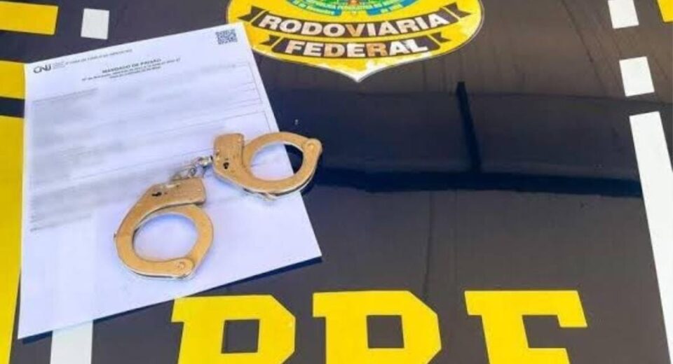 PRF cumpre dois mandados de prisão durante fiscalizações na BR-153, no sul do Tocantins