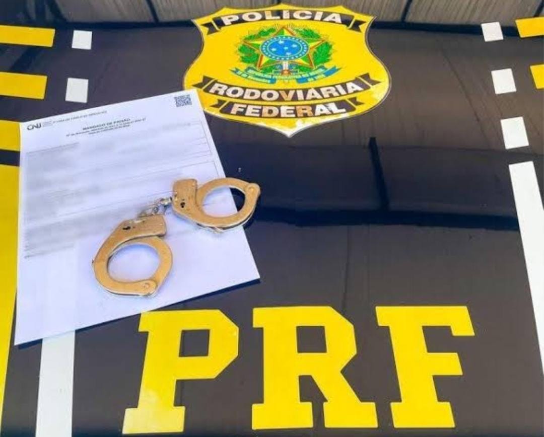 PRF cumpre dois mandados de prisão durante fiscalizações na BR-153, no sul do Tocantins