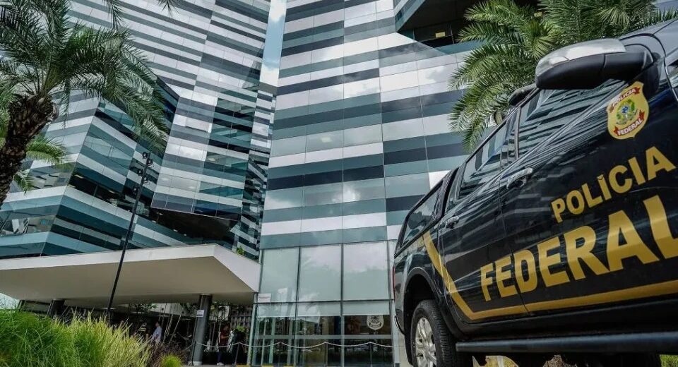 PF conclui primeiro inquérito da Operação Sem Desconto e indicia 48 pessoas por fraude no INSS