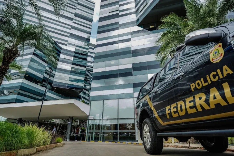 PF conclui primeiro inquérito da Operação Sem Desconto e indicia 48 pessoas por fraude no INSS