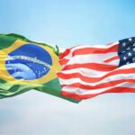 Piloto de parapente fica ferido após bater em árvore e cair durante voo