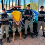 Câmeras de segurança registraram homem furtando motocicleta em Porangatu