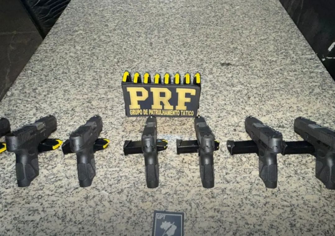 Passageira é detida com oito pistolas escondidas em mochila durante fiscalização na BR-153, em Porangatu