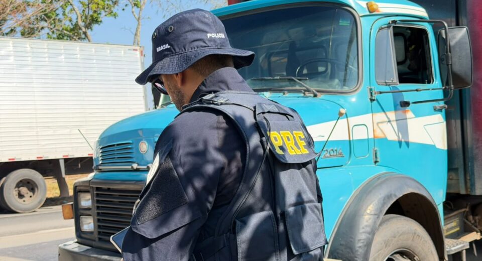 Acidentes com caminhões aumentam 18% em Goiás. Foto: PRF-GO