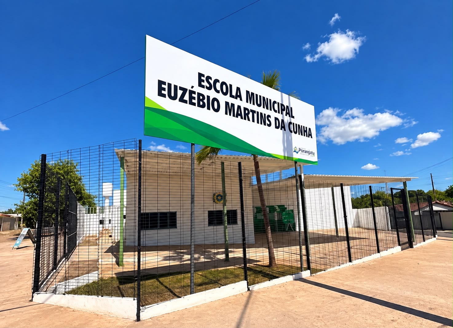 Escola Municipal Euzébio Martins da Cunha, em Porangatu