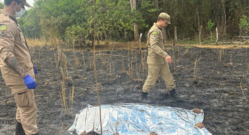 Homem de 65 anos é encontrado morto durante incêndio em propriedade rural de Piracanjuba. Foto/Corpo de Bombeiro