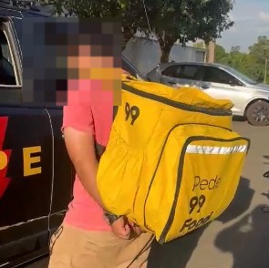 Quase 1 kg de skank é encontrado em mochila de entregador na BR-153. Foto/Polícia Miltar
