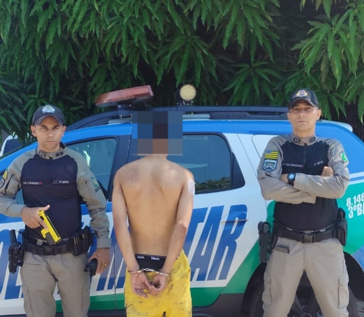 PM utilizou dispositivo TASER 10 para conter o suspeito durante ocorrência de maus-tratos contra o animal