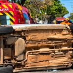 Motorista morre após veículo bater contra guard-rail e pegar fogo na BR-153