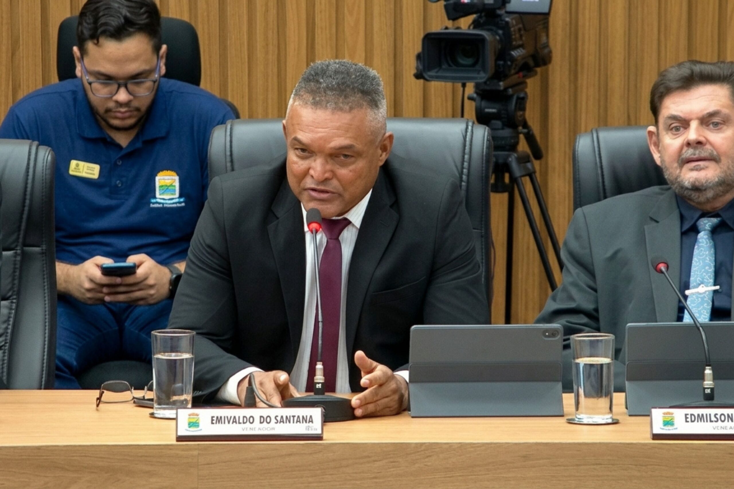 Cemitério de Azinópolis: vereador Emivaldo do Santana pede solução urgente para evitar colapso no sepultamento do povoado