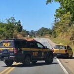 Motorista de carreta é flagrado dirigindo em zigue-zague e invadindo contramão em rodovia