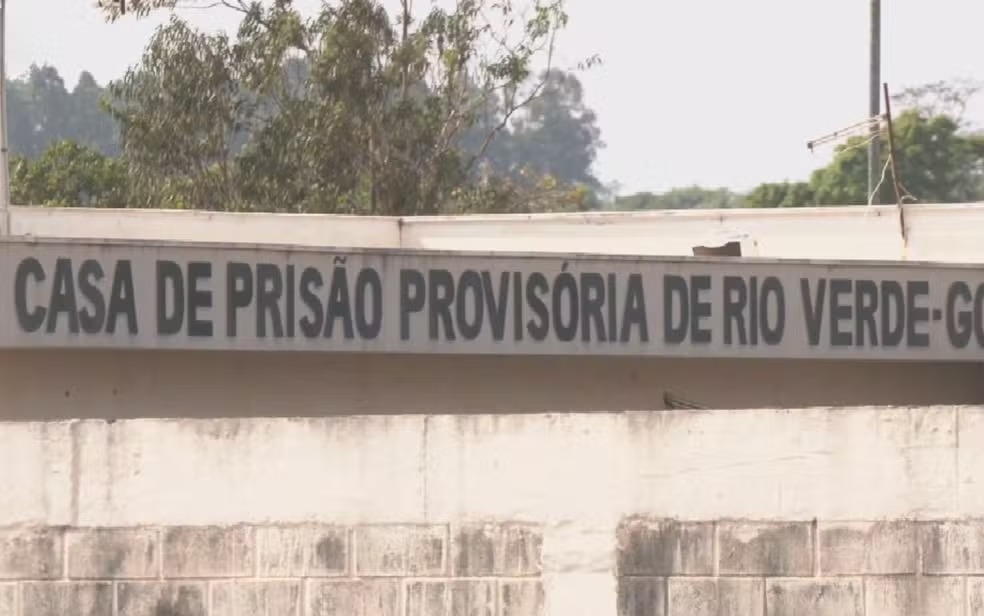 Mais de 100 detentos testam positivo para Covid-19 em presídio de Goiás