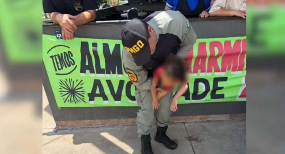 Policiais militares salvam menina de 1 ano e 8 meses após afogamento em caixa-d’água
